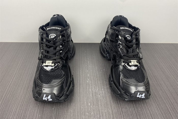 7.0 BALENCIAGA -Runner