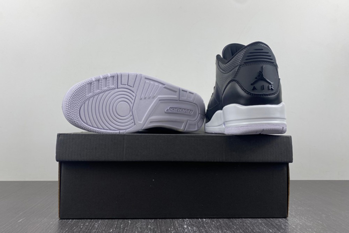 Nike Air Jordan Retro 3 136064-020