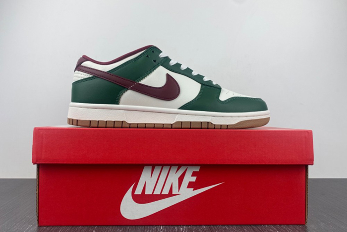 Nike Dunk Low “Gorge Green”  FB7160-161
