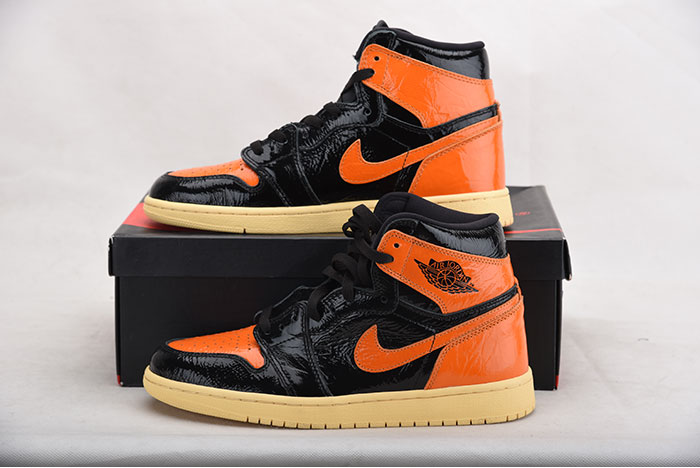 AIR JORDAN 1 SHATTERED BACKBOARD 3.0 555088-028
