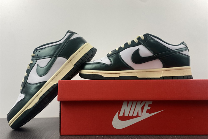 Nike Dunk Low “Vintage Green”  DQ8580-100