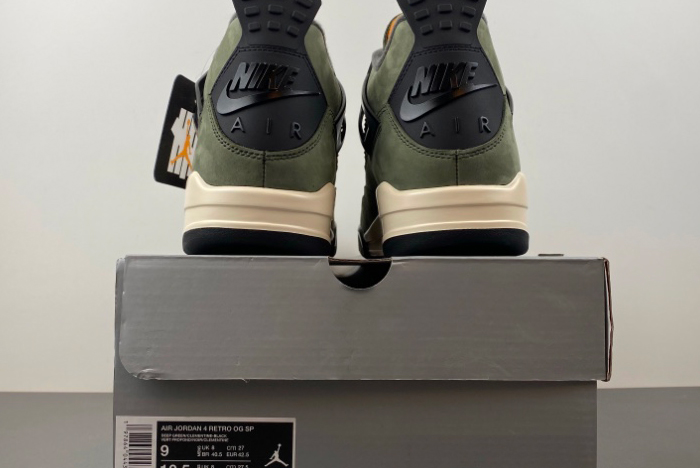UNDEFEATED x Air Jordan 4 OG IB1519-200