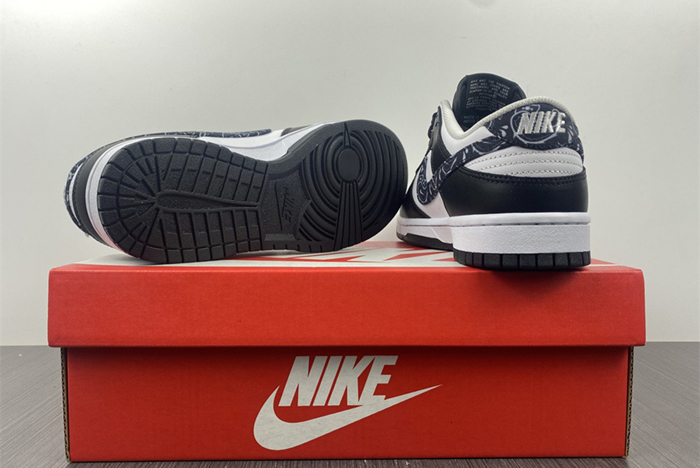 Nike Dunk Low WMNS “Black Paisley” DH4401-100