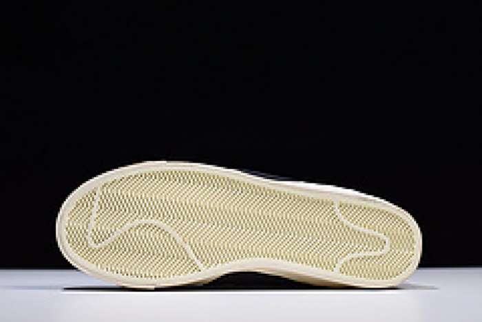 OFF-WHITE x Nike Blazer MID AA3832 005