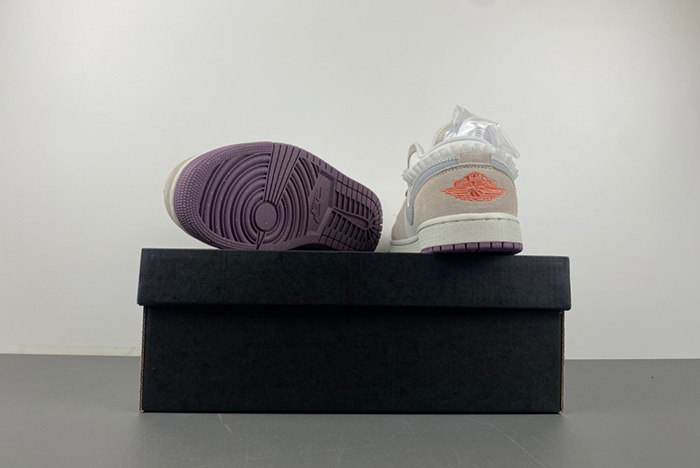 Air Jordan 1 Low  FQ8094-100