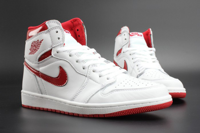AIR JORDAN 1 RETRO HIGH OG “METALLIC RED” mens 555088-103