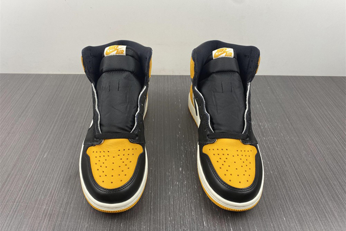 Air Jordan 1 High OG “Yellow Toe”  555088-711