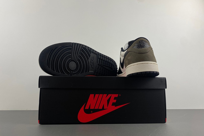 Air Jordan 1 Low OG “Mocha”  CZ0790-102