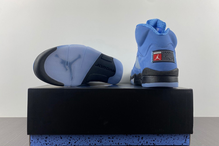 Air Jordan 5 “UNC”  DV1310-401