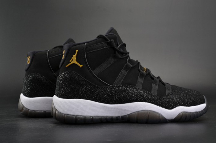 Air Jordan 11 Black Stingray  852625-030