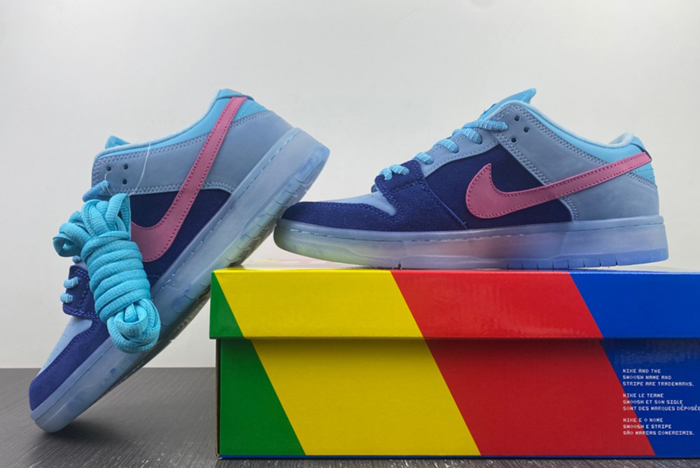 Run The Jewels x Nike SB Dunk Low DO9404-400