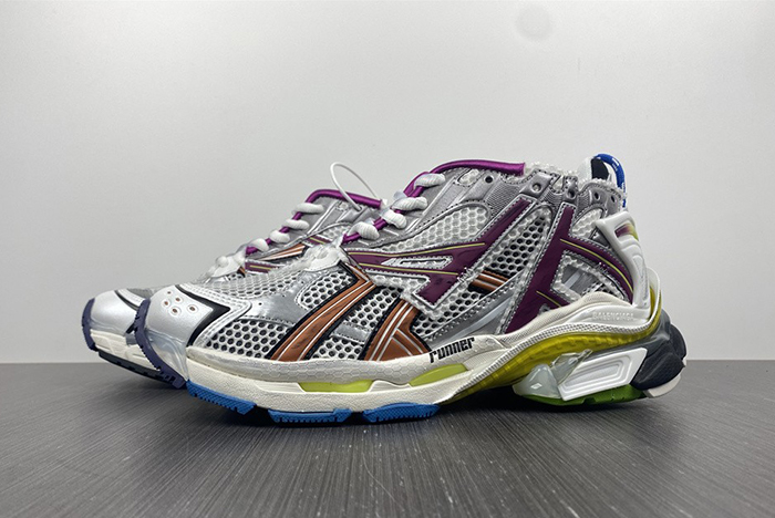7.0 BALENCIAGA -Runner 21