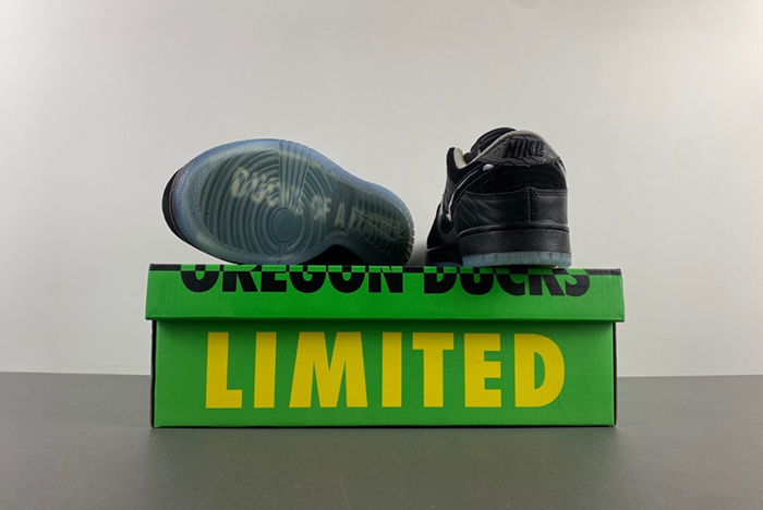 Division Street x Nike Dunk Low Lux “Oregon Black” HV1470-001