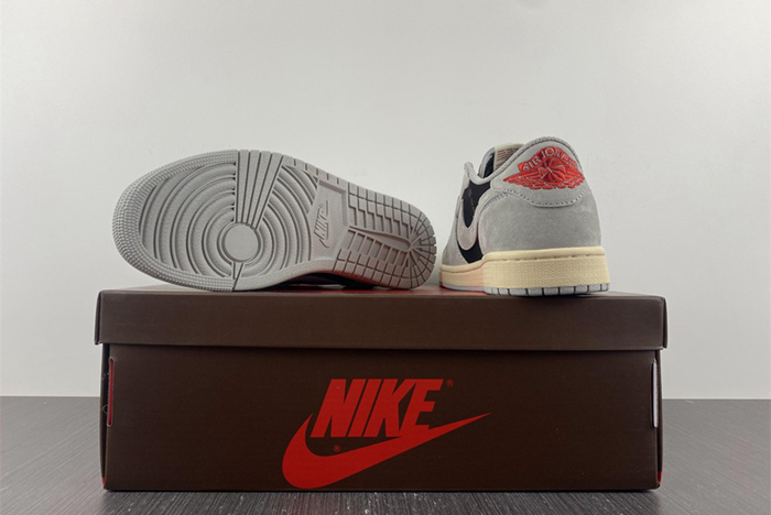 Travis Scott x Air Jordan 1 Low OG  DM7866-010
