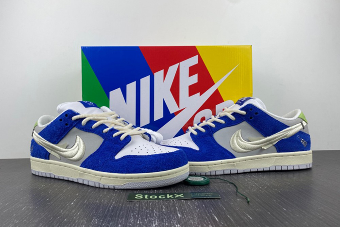 Fly Streetwear x Nike SB Dunk Low 2023 DQ5130-400