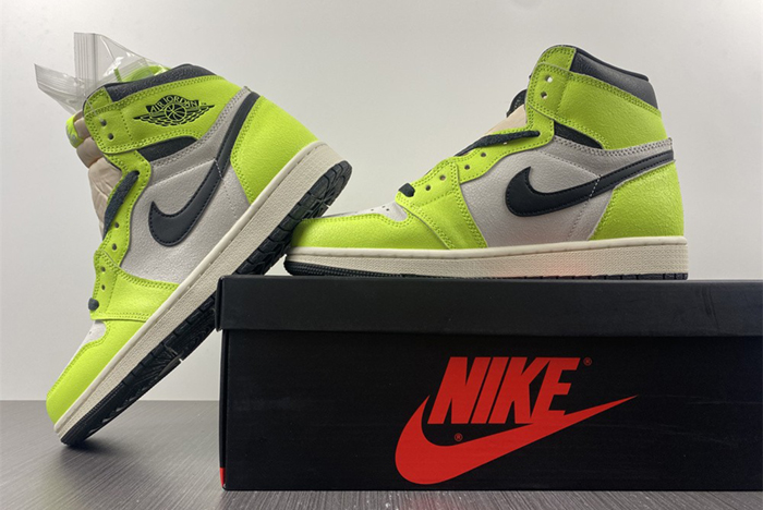 Air Jordan 1 Retro High OG 555088-702