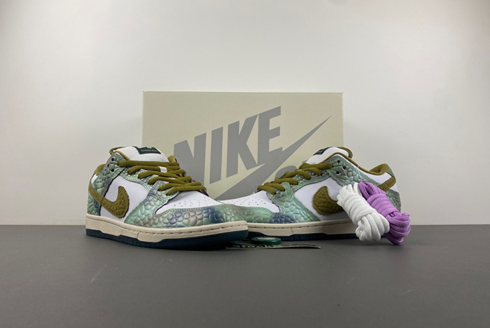 Alexis Sablone x Dunk Low SB 