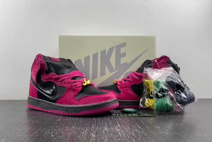 Run The Jewels x Nike SB Dunk Low DX4356-600