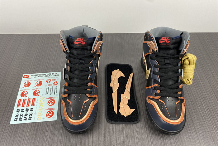 Gundam x Nike SB Dunk High  DH7717-400