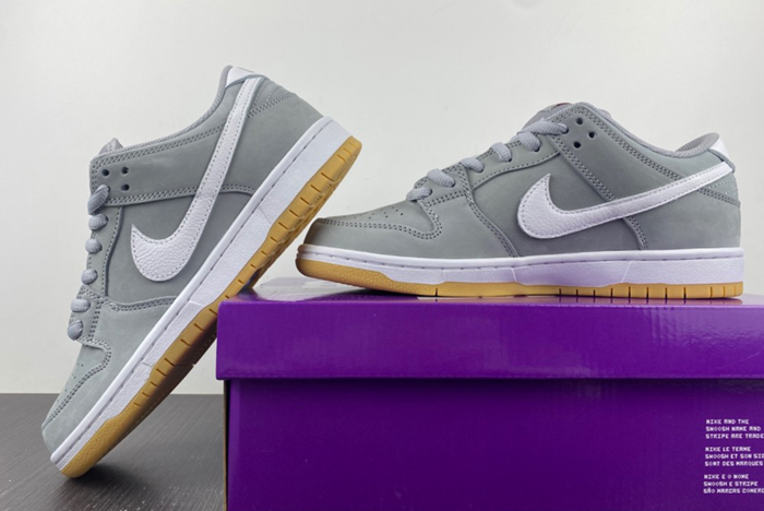 Nike SB Dunk Low “Grey Gum”  DV5464-001
