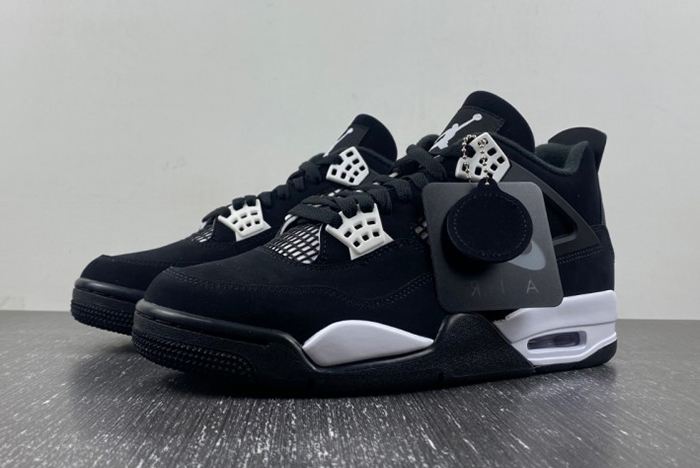 AIR JORDAN 4 RETRO ''WHITE THUNDER''   FQ8138 001