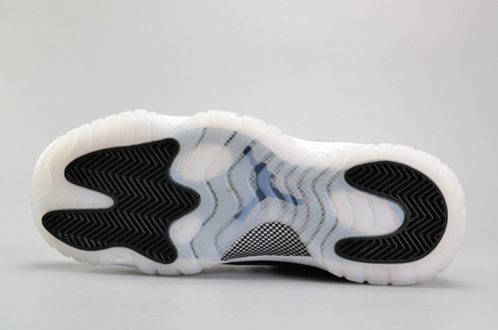 AIR JORDAN 11 RETRO LOW BG 528896-010