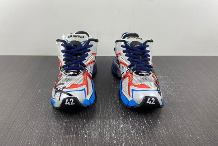 7.0 Balenciaga 677403-W3RB6-1264