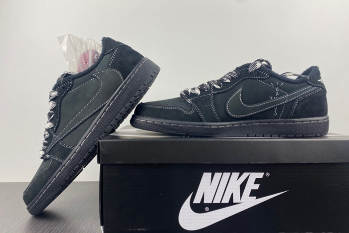 Travis Scott x Air Jordan 1 Low OG DM7866-100.