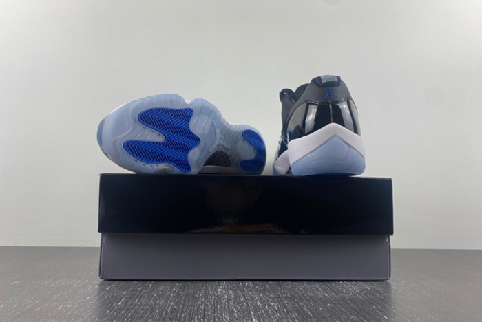 Air Jordan 11 “Space Jam  FV5104-004