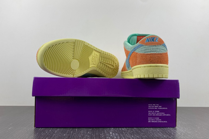 Nike SB Dunk Low “Noise Aqua”  DV5429-800