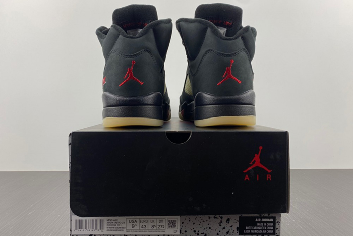 Air Jordan 5 Gore-Tex  Supreme DR0092-001