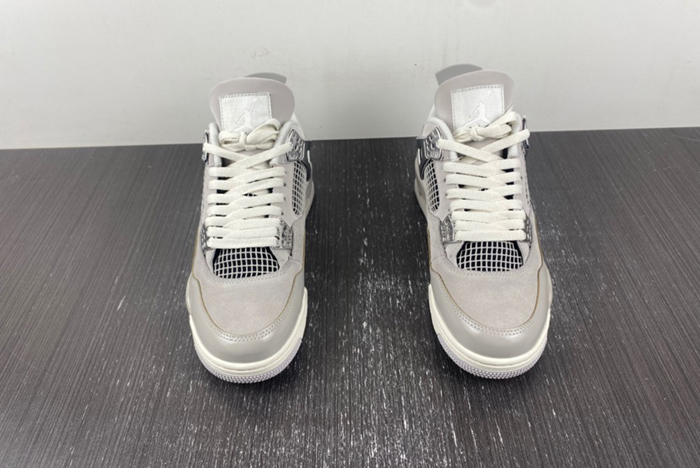 Air Jordan 4 WMNS “Frozen Moments”  AQ9129-001
