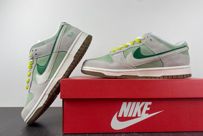 Nike Dunk Low SWOOSH D09457-100