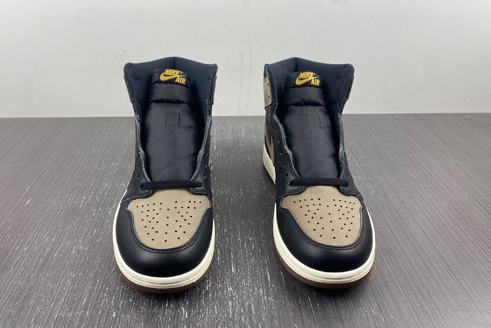 Air Jordan 1 High OG “Palomino” Travis Scott  DZ5485-020