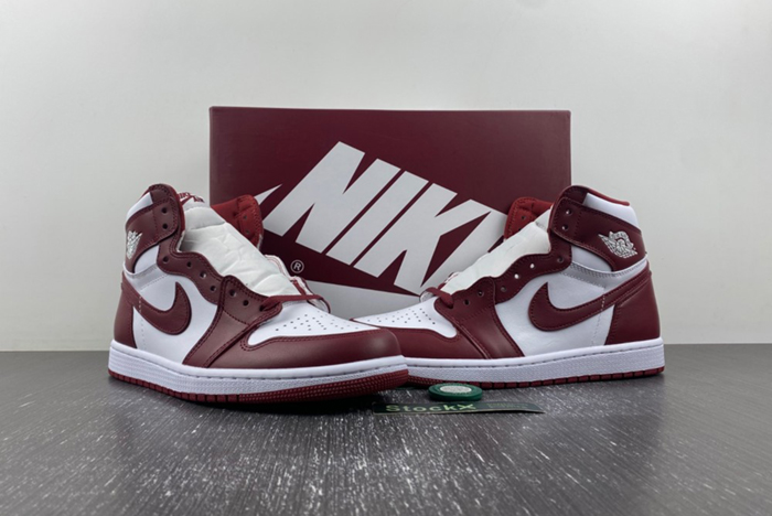 Air Jordan 1 High OG “Team Red”  DZ5485-160