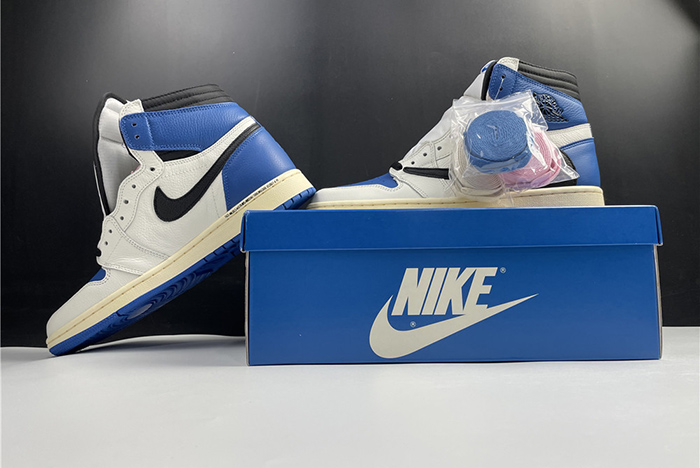 Air Jordan 1 Travis Scott DH3227-105