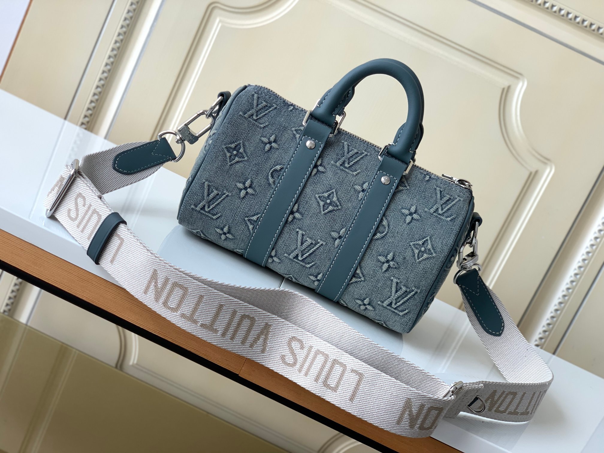 LV M22762 Denim-Embossed Keepall Bandoulière 25 Handbag