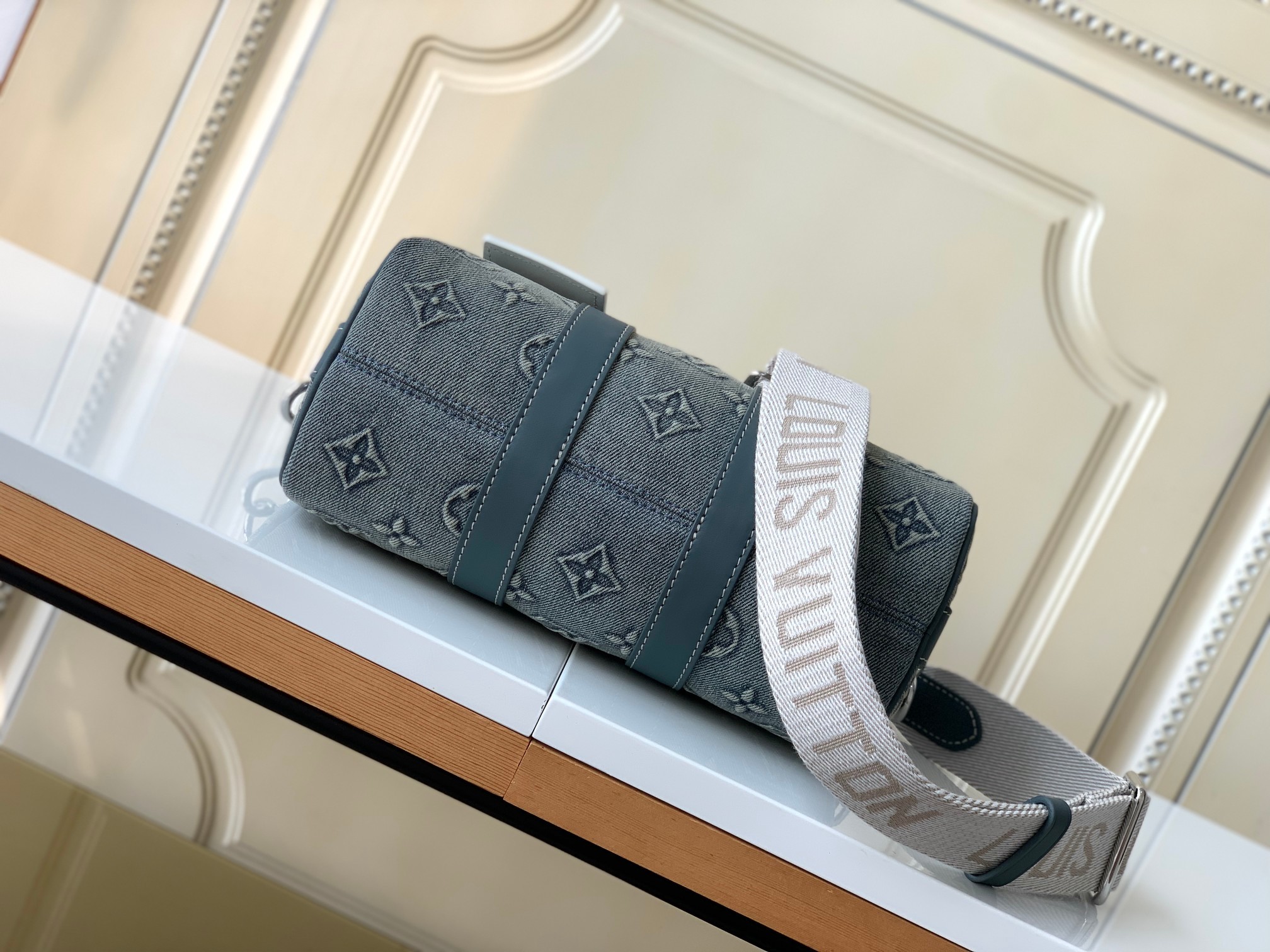 LV M22762 Denim-Embossed Keepall Bandoulière 25 Handbag