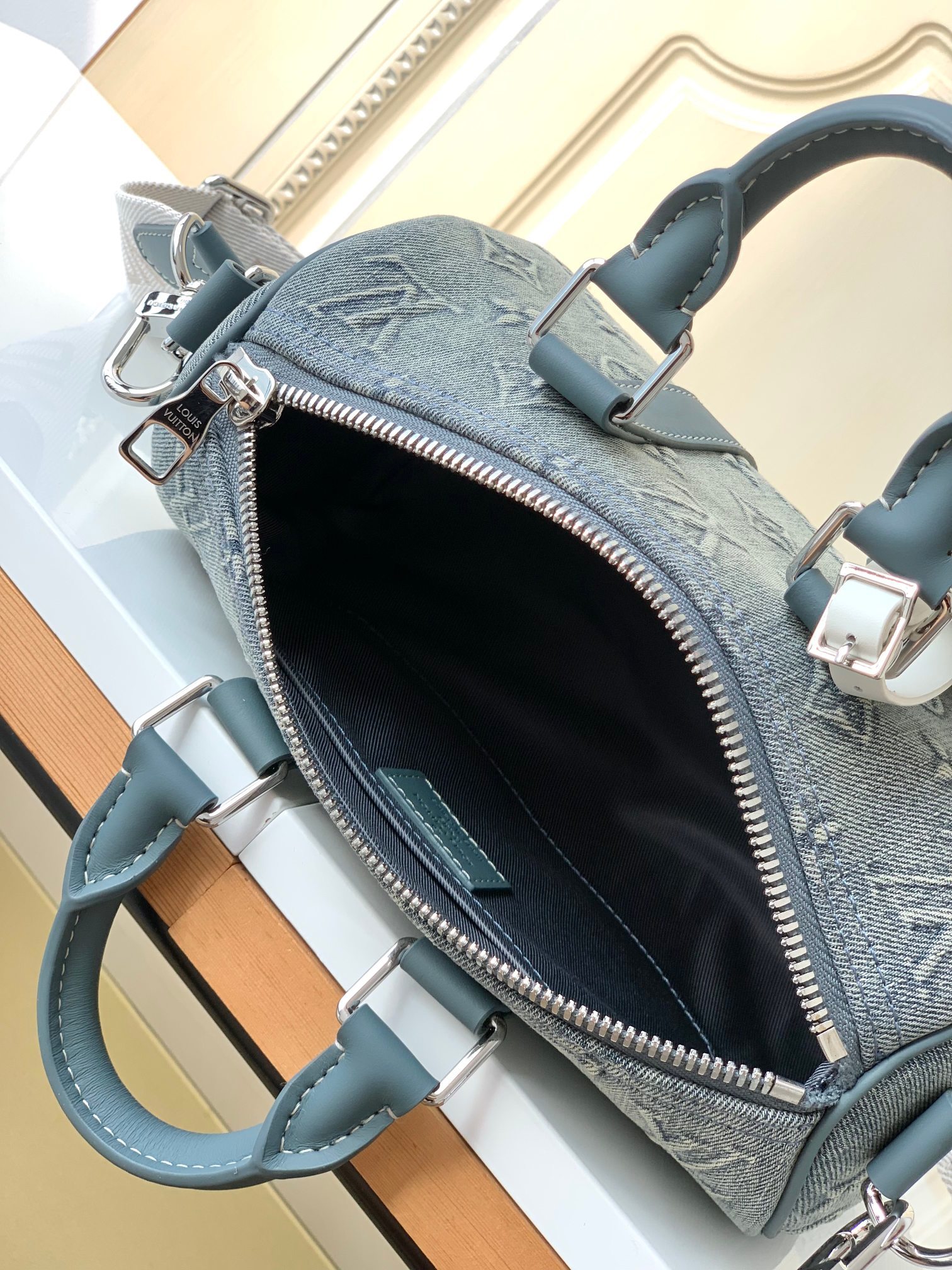 LV M22762 Denim-Embossed Keepall Bandoulière 25 Handbag