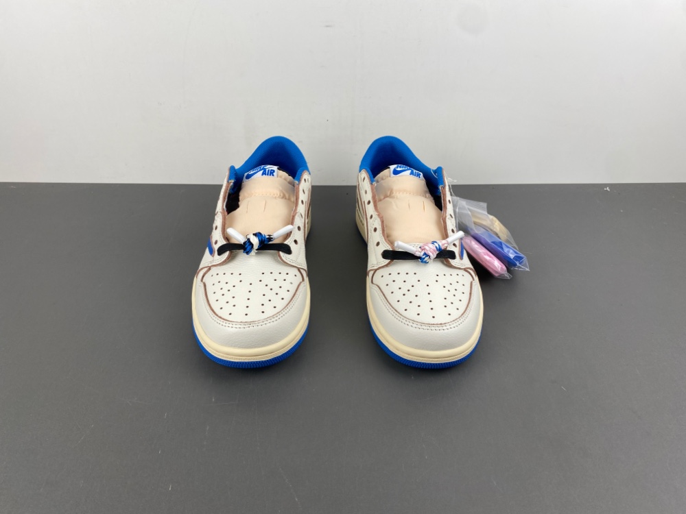 Travis Scott x Fragment x Air Jordan 1 Low OG DM7866-104