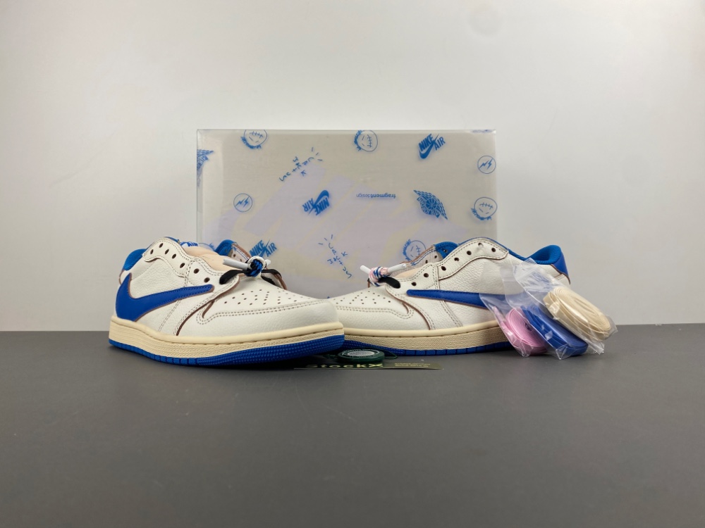 Travis Scott x Fragment x Air Jordan 1 Low OG DM7866-104