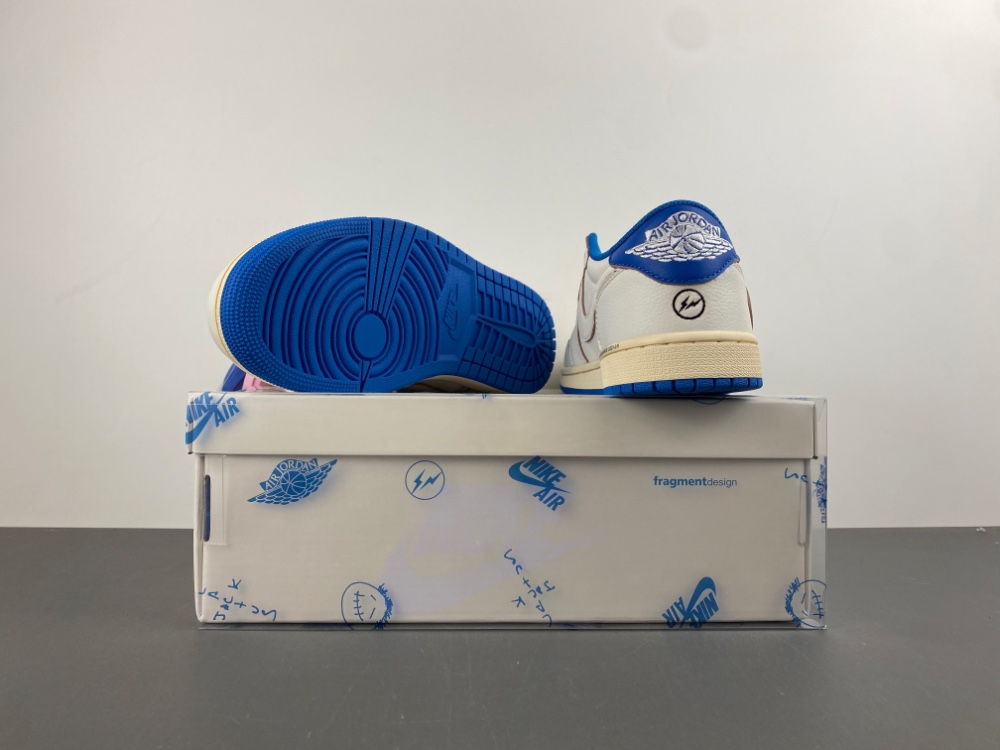 Travis Scott x Fragment x Air Jordan 1 Low OG DM7866-104