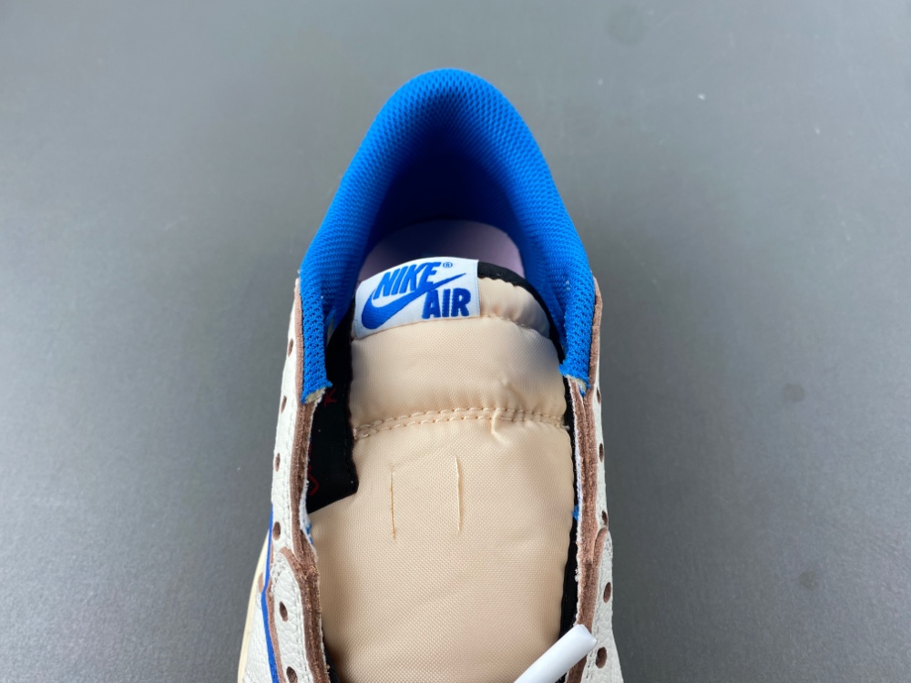 Travis Scott x Fragment x Air Jordan 1 Low OG DM7866-104