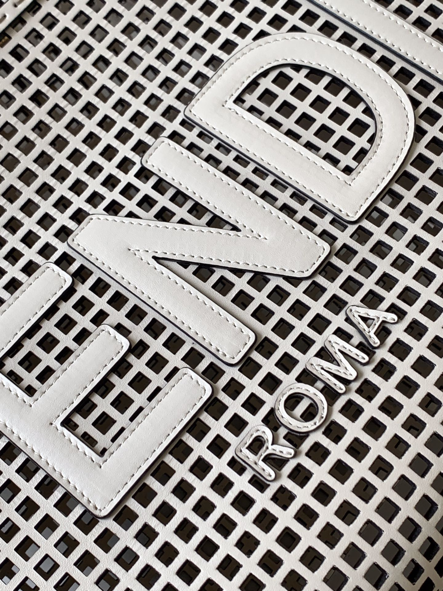 FENDI SUNSHINE SHOPPER TOTE