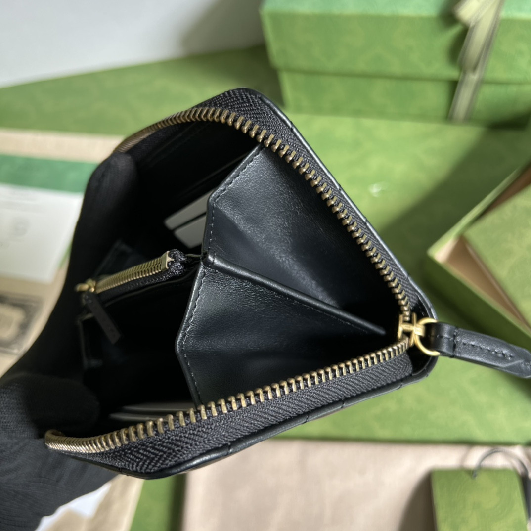 G*u*i gg marmont bag