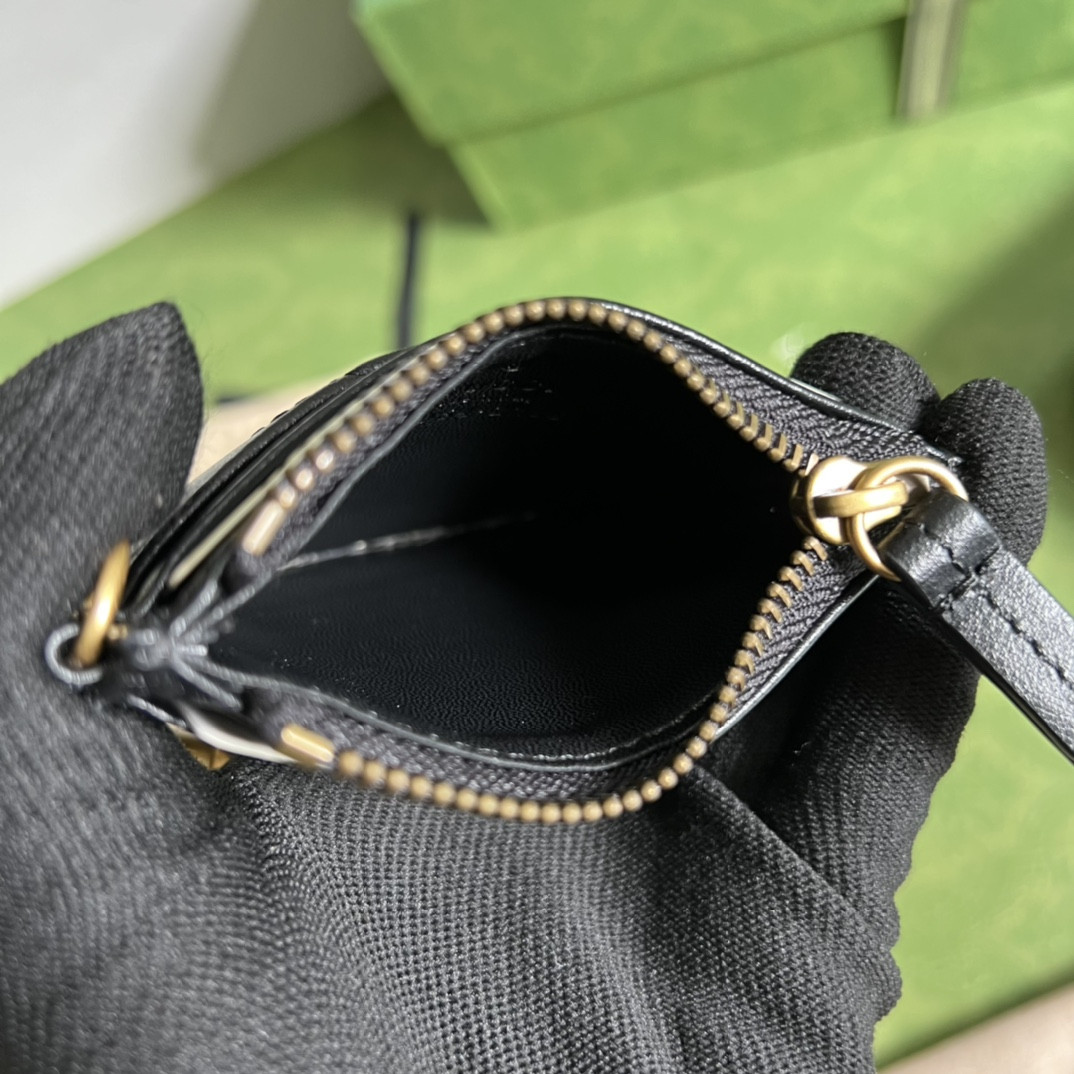 G*u*i gg marmont bag