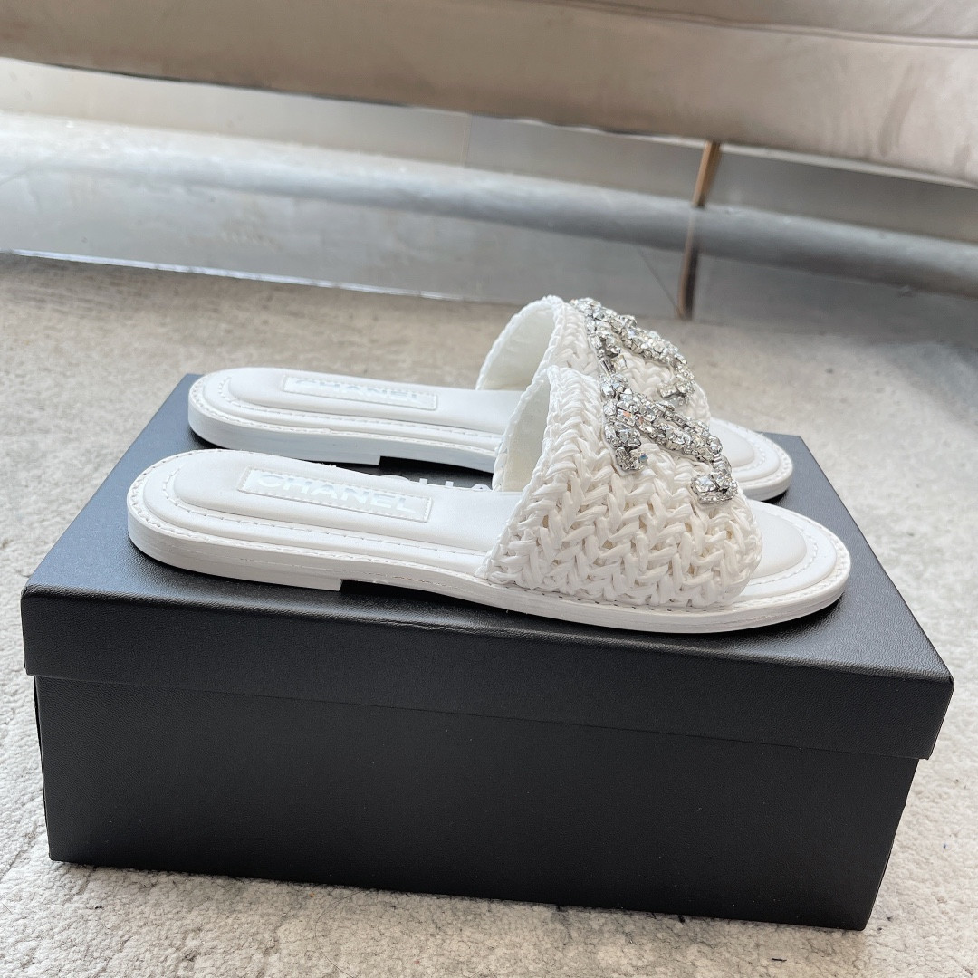 CHANEL BING BING 23P Slippers