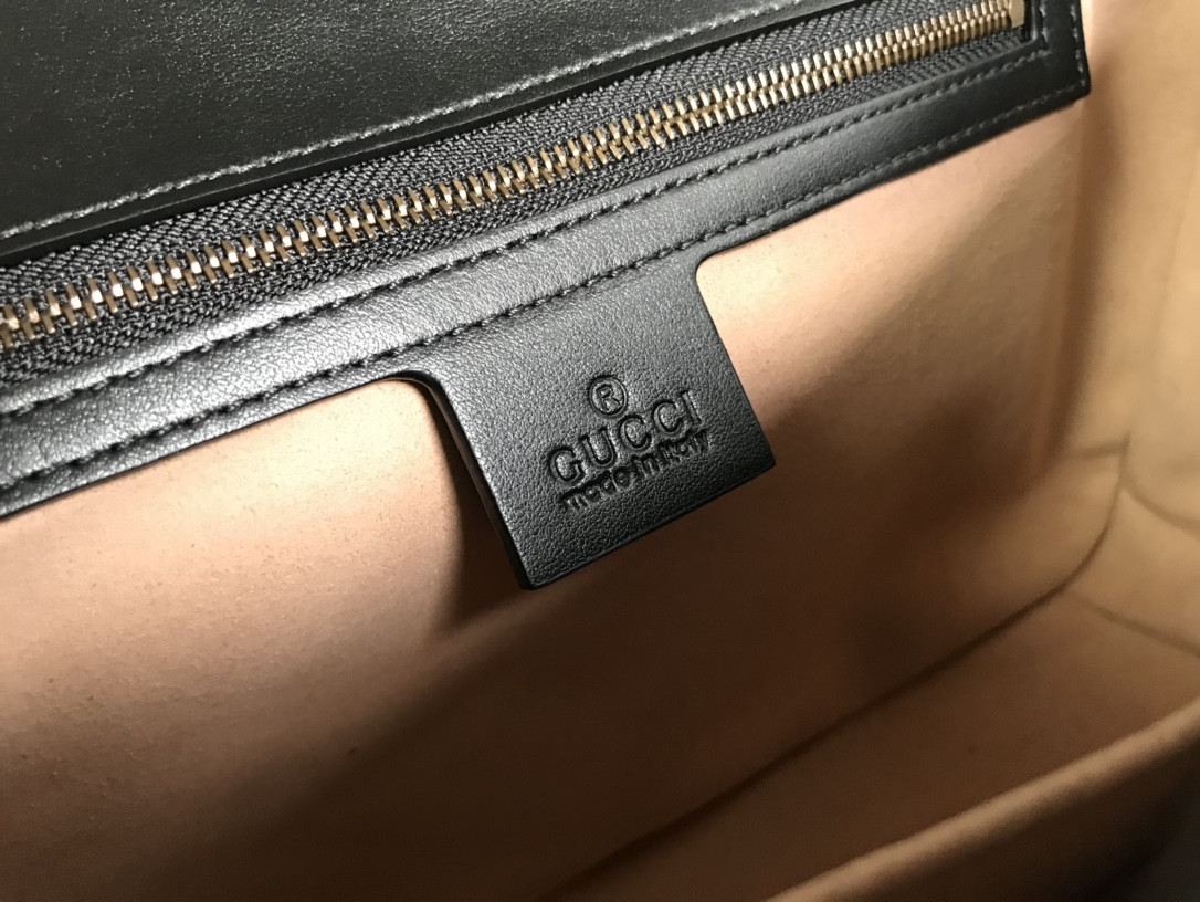 G*u*i gg marmont bag