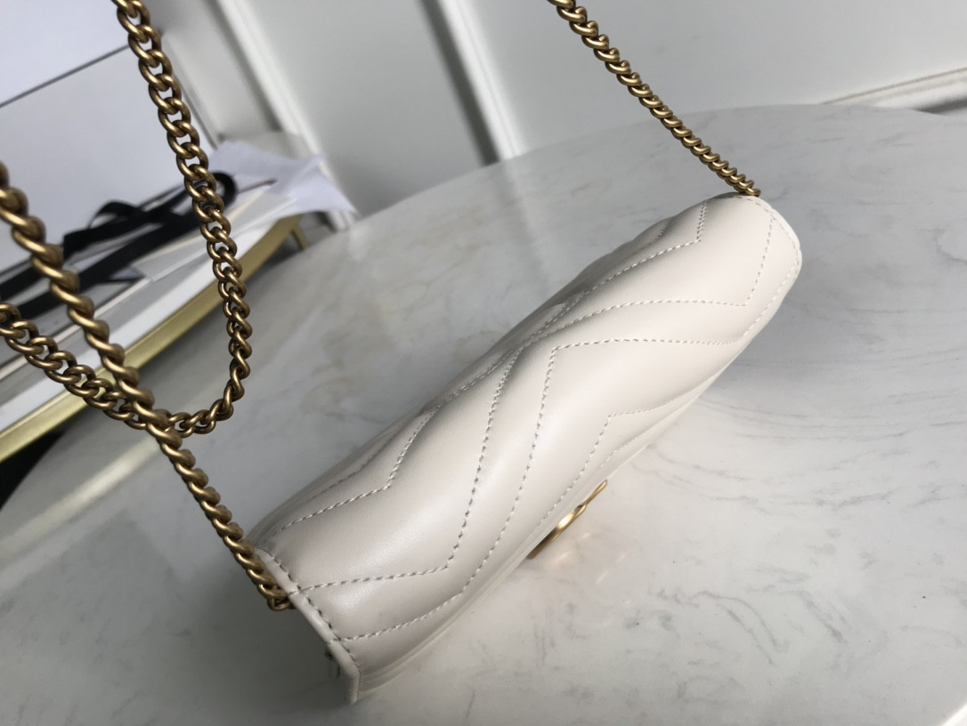 G*u*i gg marmont bag