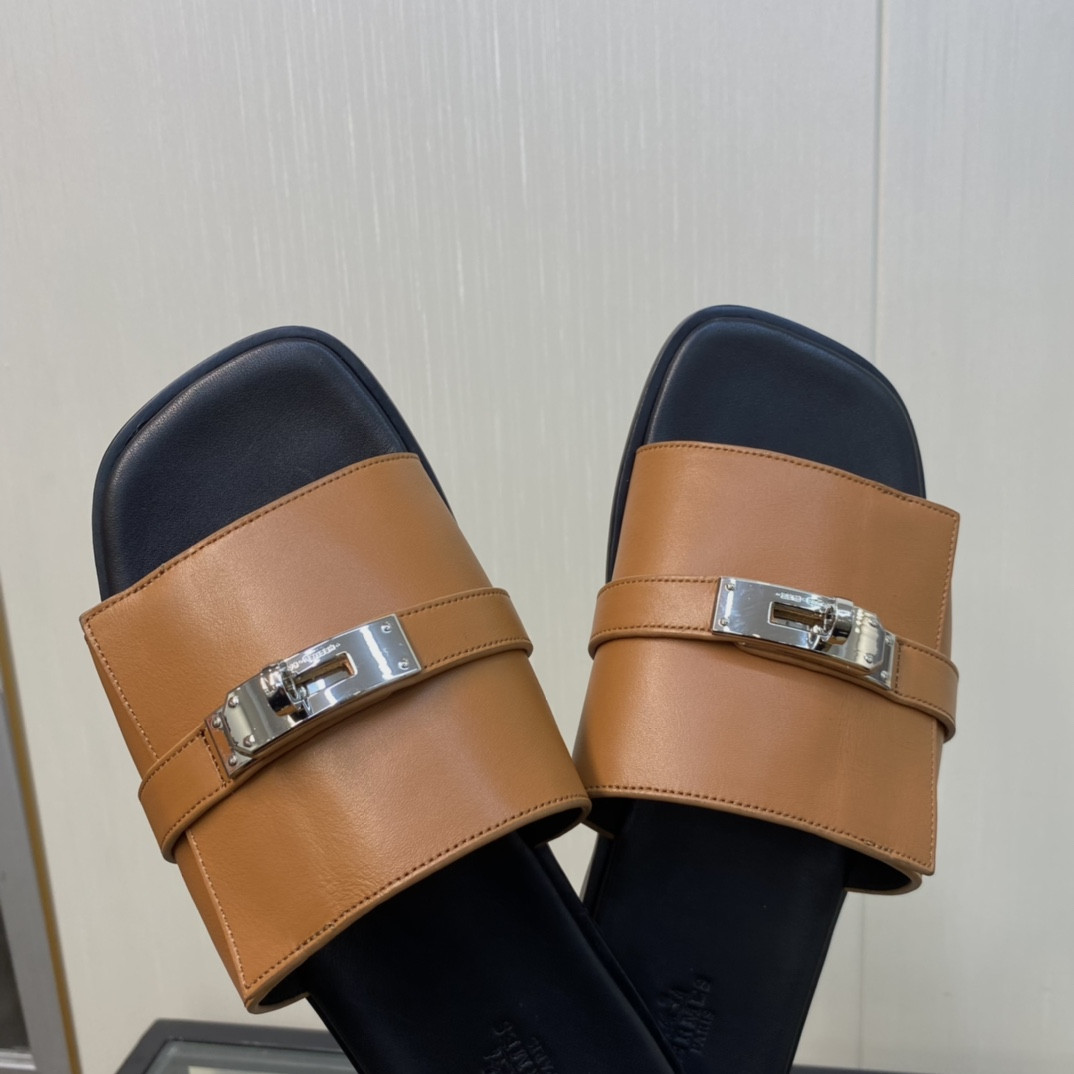 HERMES KELLY LOCK SLIPPERS